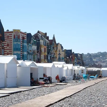 Adele, Bow-window Vue - Appt 02