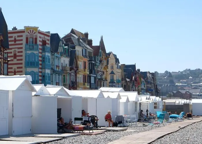 Adele, Bow-window Vue - Appt 02