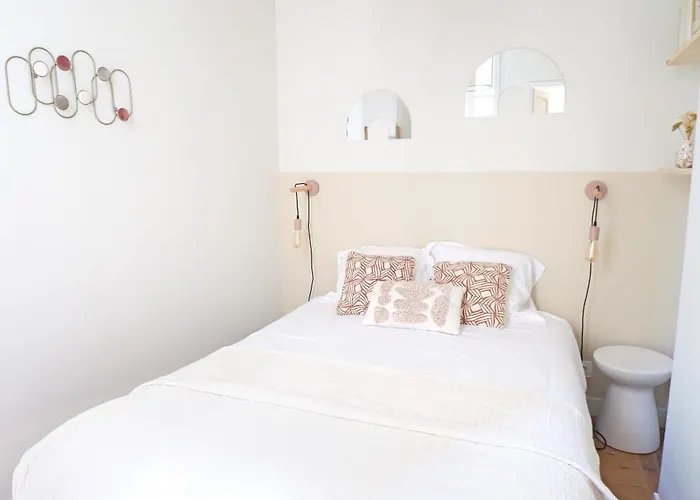 Adele, Bow-window Vue - Appt 02